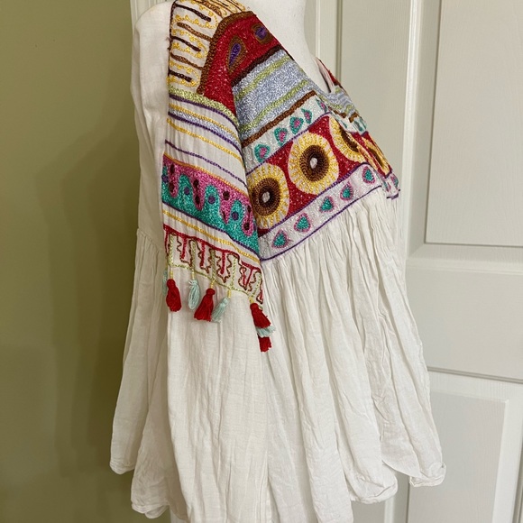 Nice WomenTop - Picture 2 of 5